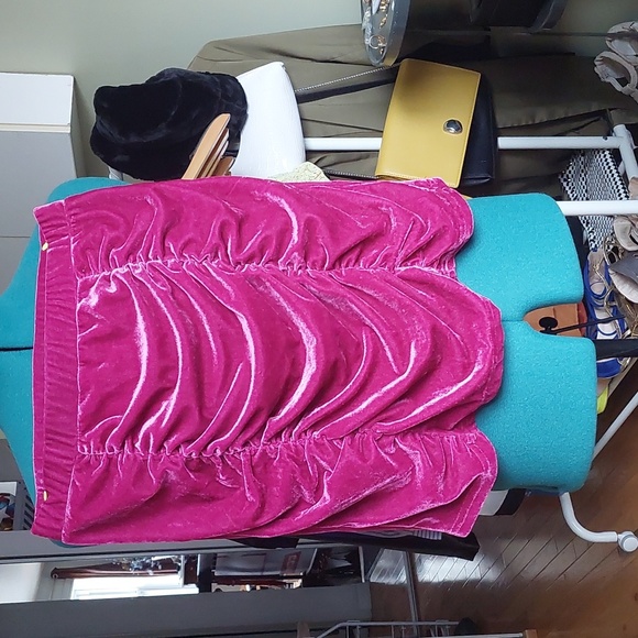 Fanco velvet fushia skirt size M - Picture 1 of 1